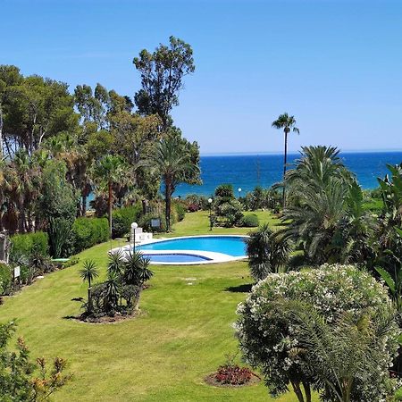 Spacious Beachfront Town House In Estepona With Fully Equipped Kitchen, Pools, Garden, Sea View Екстериор снимка