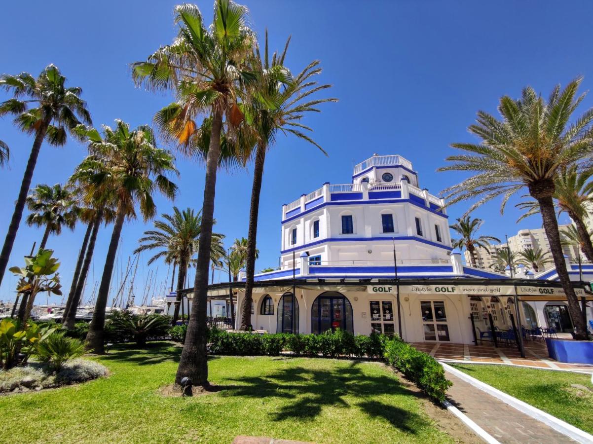 Spacious Beachfront Town House In Estepona With Fully Equipped Kitchen, Pools, Garden, Sea View Екстериор снимка
