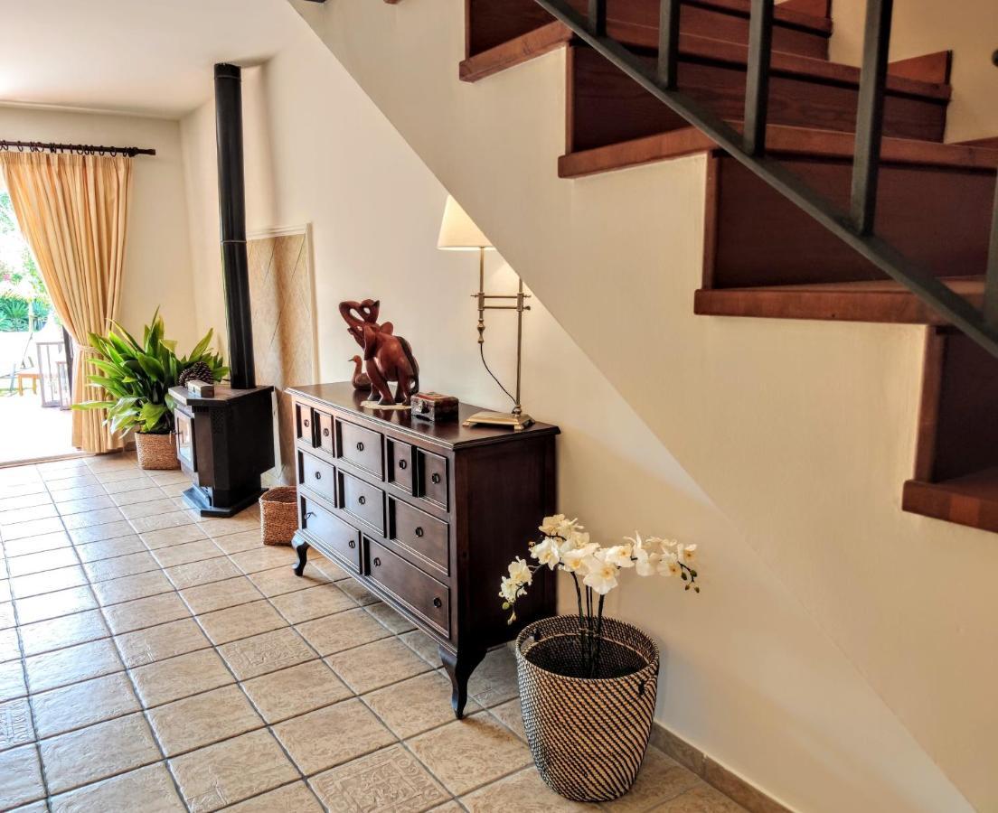 Spacious Beachfront Town House In Estepona With Fully Equipped Kitchen, Pools, Garden, Sea View Екстериор снимка
